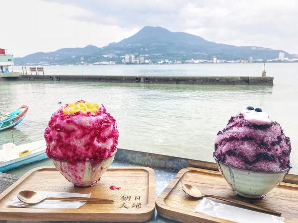IG紫爆！淡水河畔的沖绳刨冰「朝日夫妇」，浪漫约会人气冰店！网友：在这打卡超虾趴