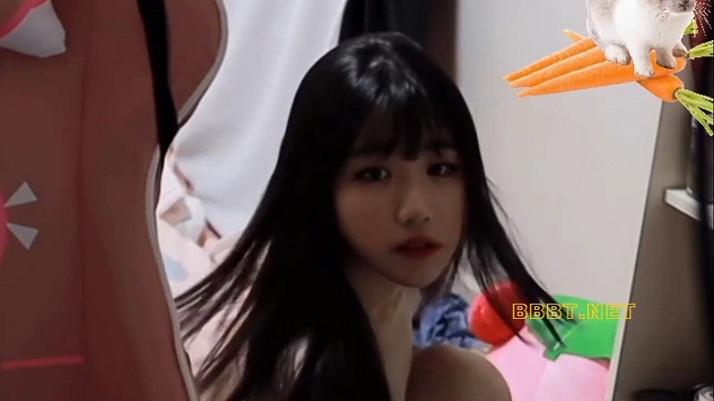 韩国女主播edoongs2未关摄像头全果出镜，剧情类似“郭mini”