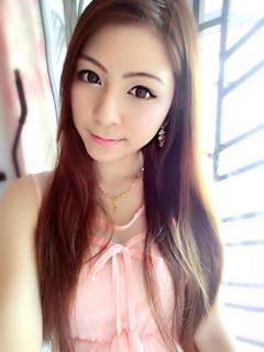Xiao En En（小恩），马来西亚的网络正妹，Facebook追随者超过1.5w，可见人气之高。还被当地媒体採访过，成为脸书人气王当中介绍的正妹。